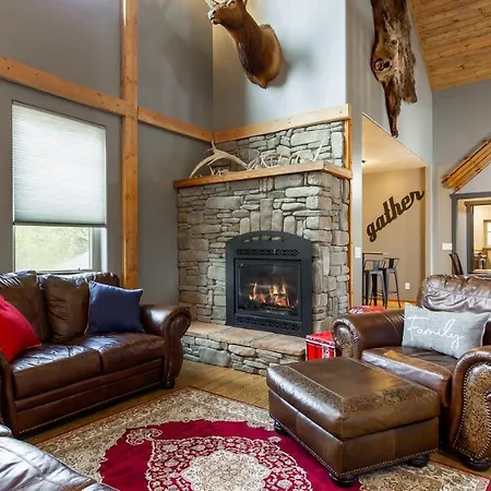 Lux Mtn Lodge Sleeps 12 Guests 6 Private Suites